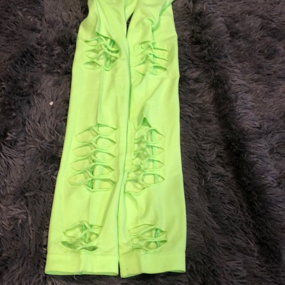 Freckles size small/medium side cutout leggings - Picture 3 of 5